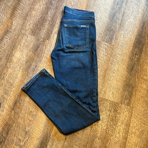 Eddie Bauer slim straight leg dark rinse jeans size 4. EUC!